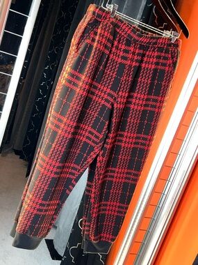 Crimson Tartan Edge High-Rise Relaxed Joggers 🖤❤️🔥